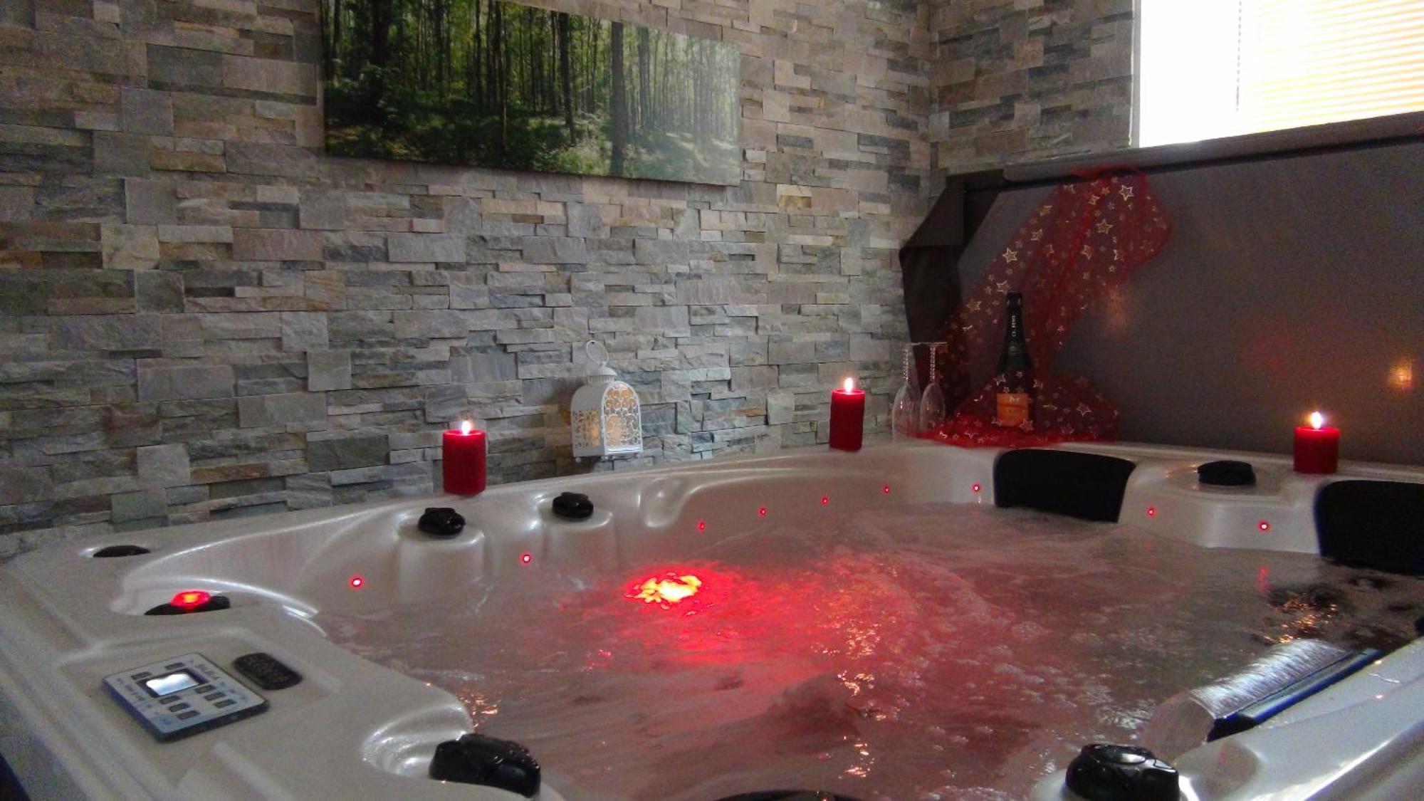 Le Clos Des Tilleuls D Day Home, Chambres D'Hotes, Suite Avec Sauna Privatif, Suite Avec Balneotherapie Privative, En Supplement Option Spa Bain A Remous La Vendelée Dış mekan fotoğraf