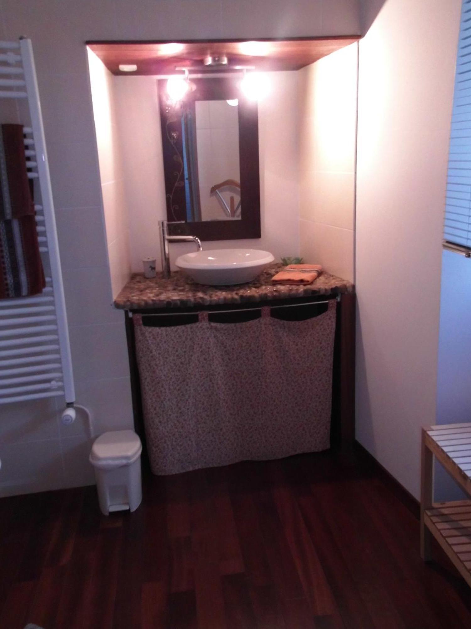 Le Clos Des Tilleuls D Day Home, Chambres D'Hotes, Suite Avec Sauna Privatif, Suite Avec Balneotherapie Privative, En Supplement Option Spa Bain A Remous La Vendelée Oda fotoğraf