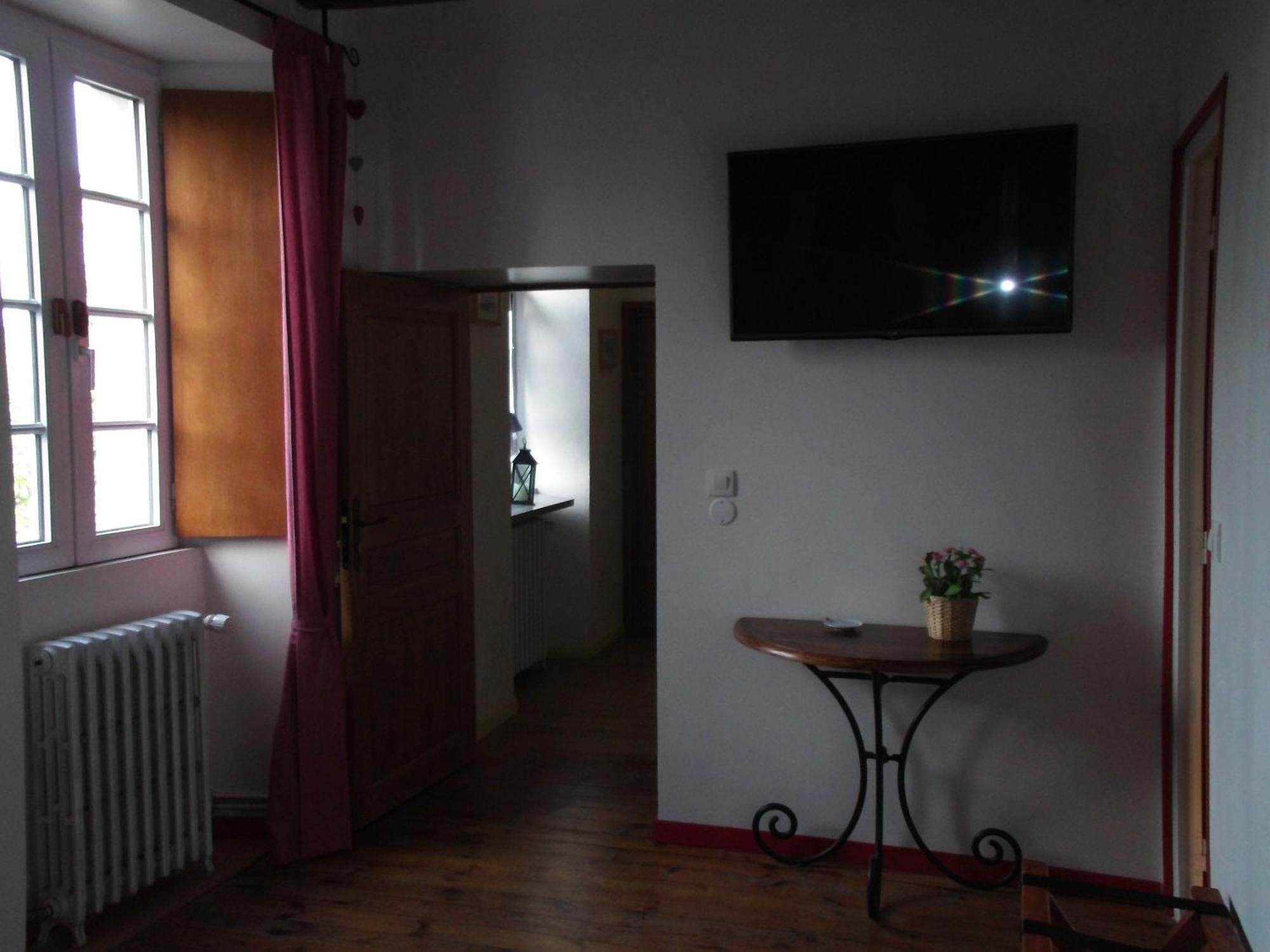 Le Clos Des Tilleuls D Day Home, Chambres D'Hotes, Suite Avec Sauna Privatif, Suite Avec Balneotherapie Privative, En Supplement Option Spa Bain A Remous La Vendelée Oda fotoğraf