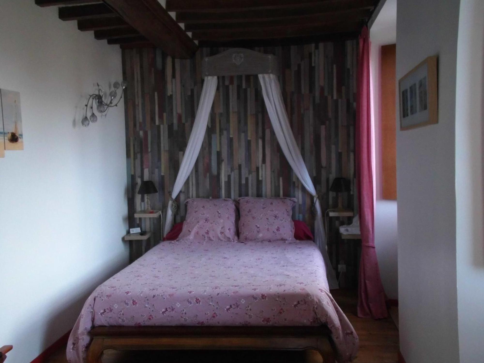 Le Clos Des Tilleuls D Day Home, Chambres D'Hotes, Suite Avec Sauna Privatif, Suite Avec Balneotherapie Privative, En Supplement Option Spa Bain A Remous La Vendelée Oda fotoğraf