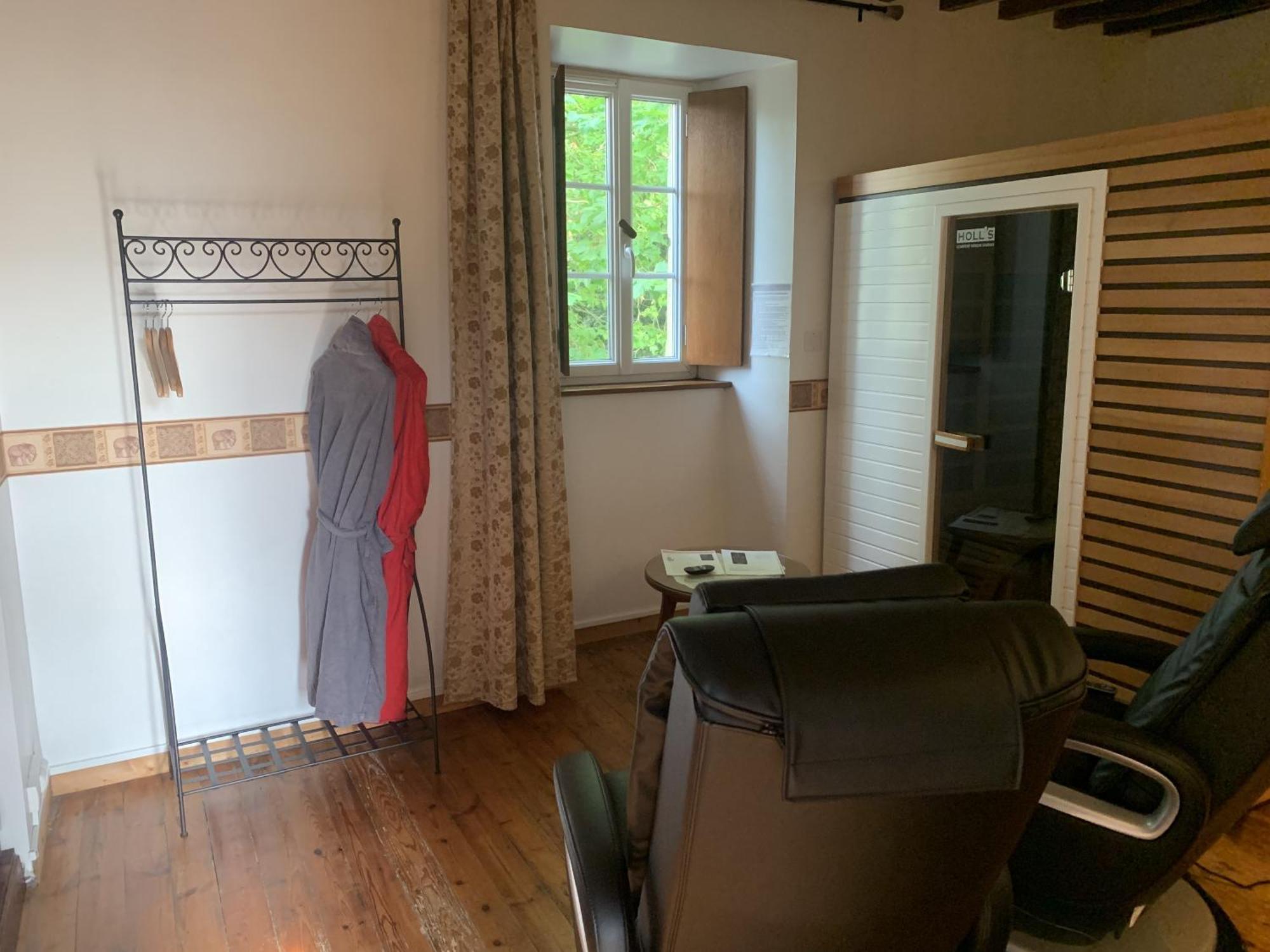 Le Clos Des Tilleuls D Day Home, Chambres D'Hotes, Suite Avec Sauna Privatif, Suite Avec Balneotherapie Privative, En Supplement Option Spa Bain A Remous La Vendelée Oda fotoğraf