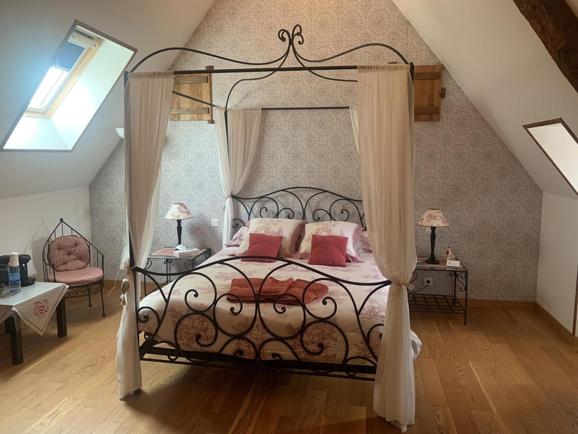 Le Clos Des Tilleuls D Day Home, Chambres D'Hotes, Suite Avec Sauna Privatif, Suite Avec Balneotherapie Privative, En Supplement Option Spa Bain A Remous La Vendelée Dış mekan fotoğraf